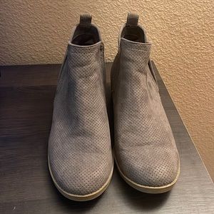 8.5 brown booties
